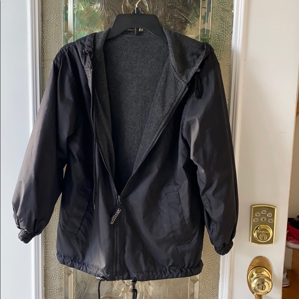 Reversible windbreaker/jacket